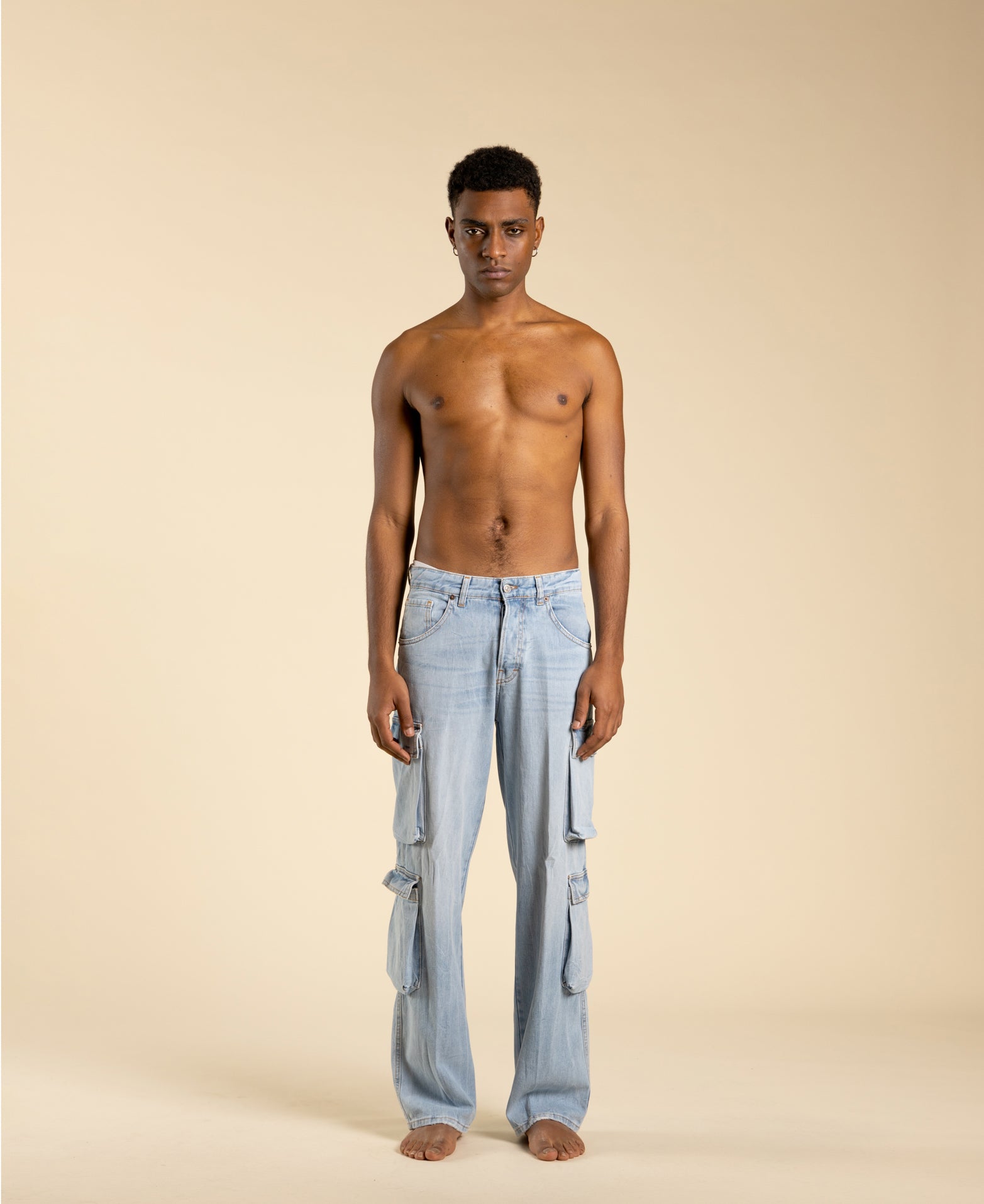 Wide-leg cargo jeans with a light faded effect