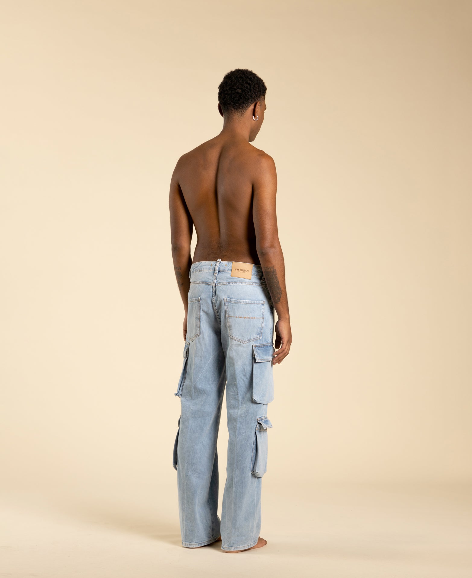 Wide-leg cargo jeans with a light faded effect