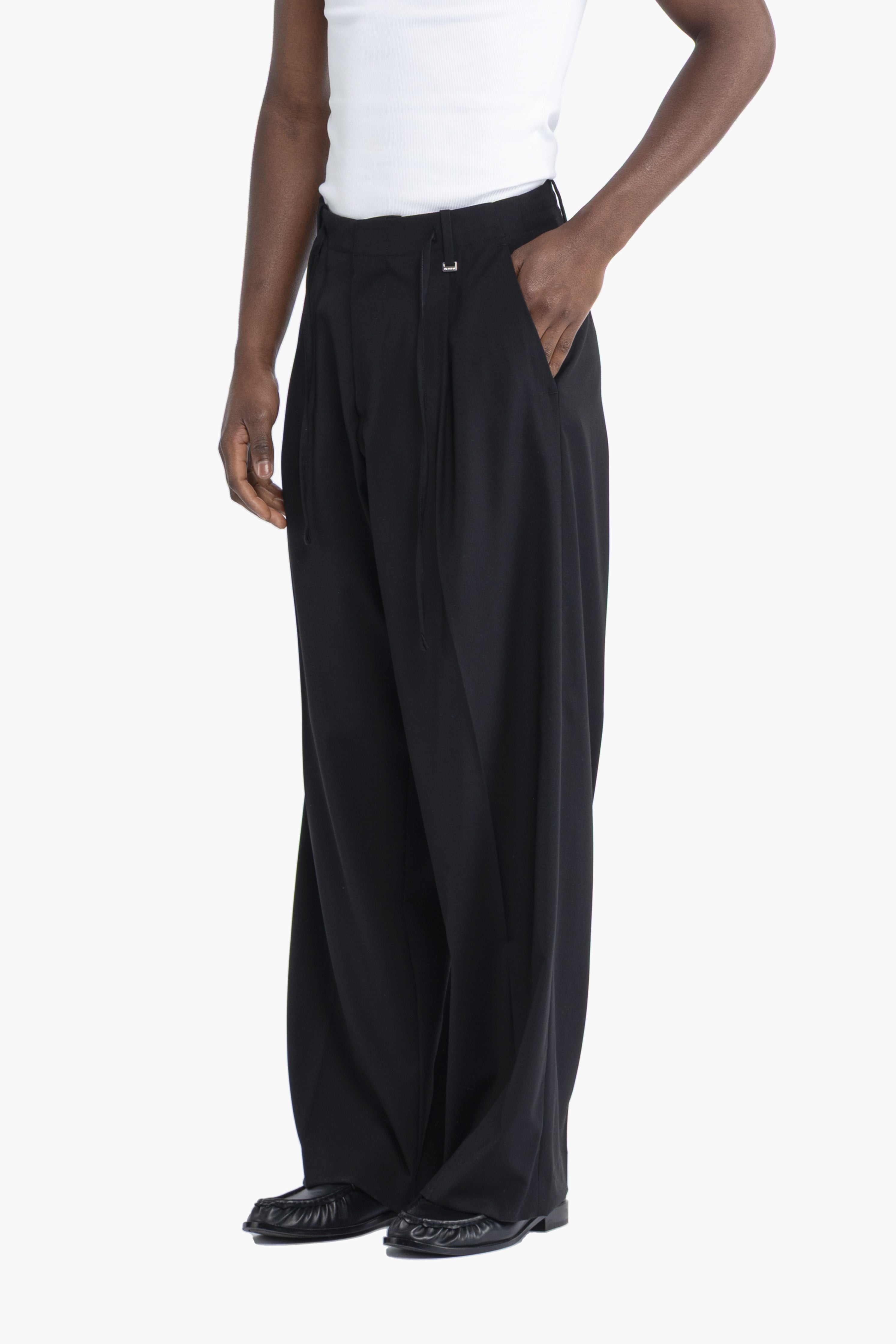 Pantalone con coulisse fondo molto ampio - Nero