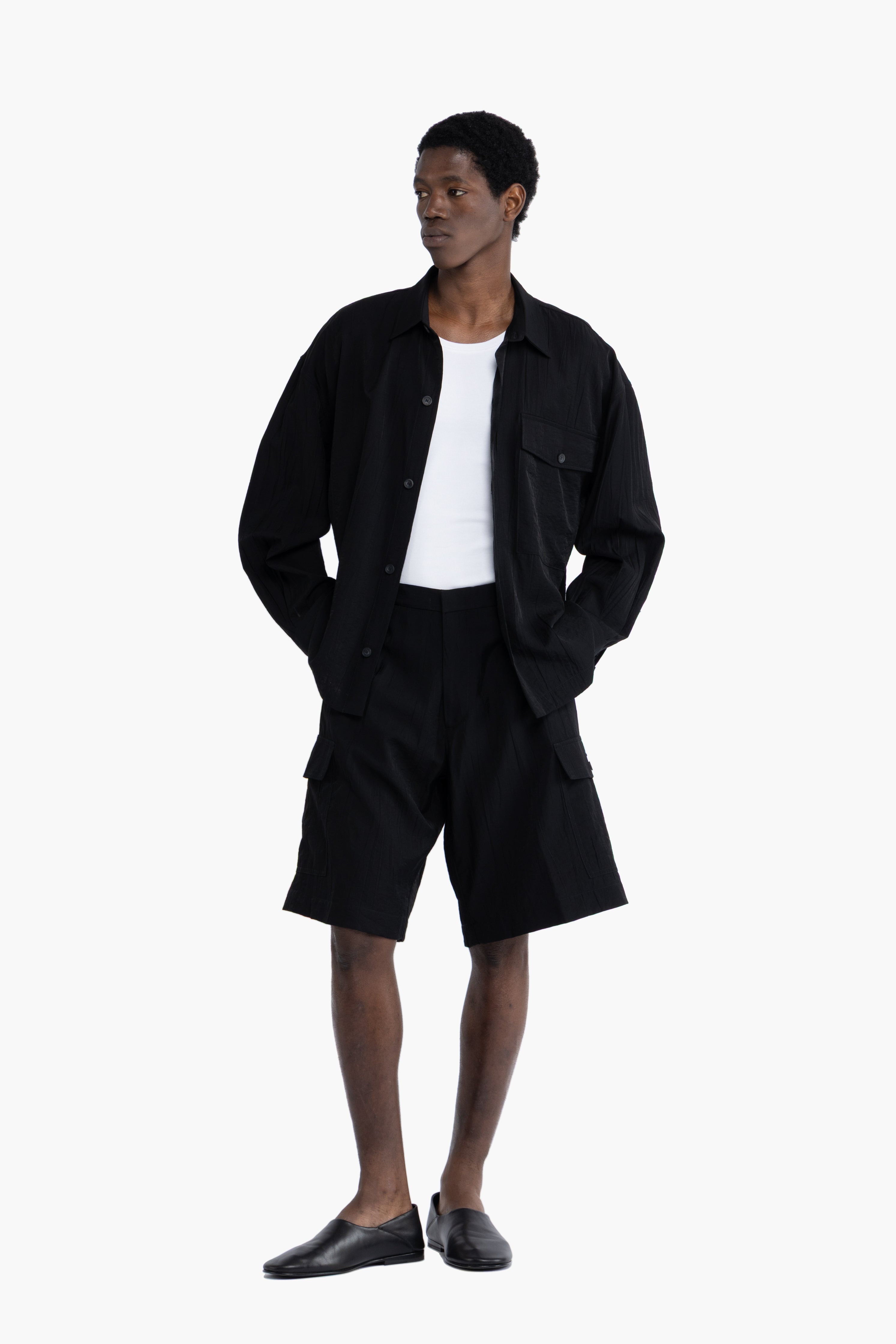 Bermuda con tasconi effetto stropicciato - Nero