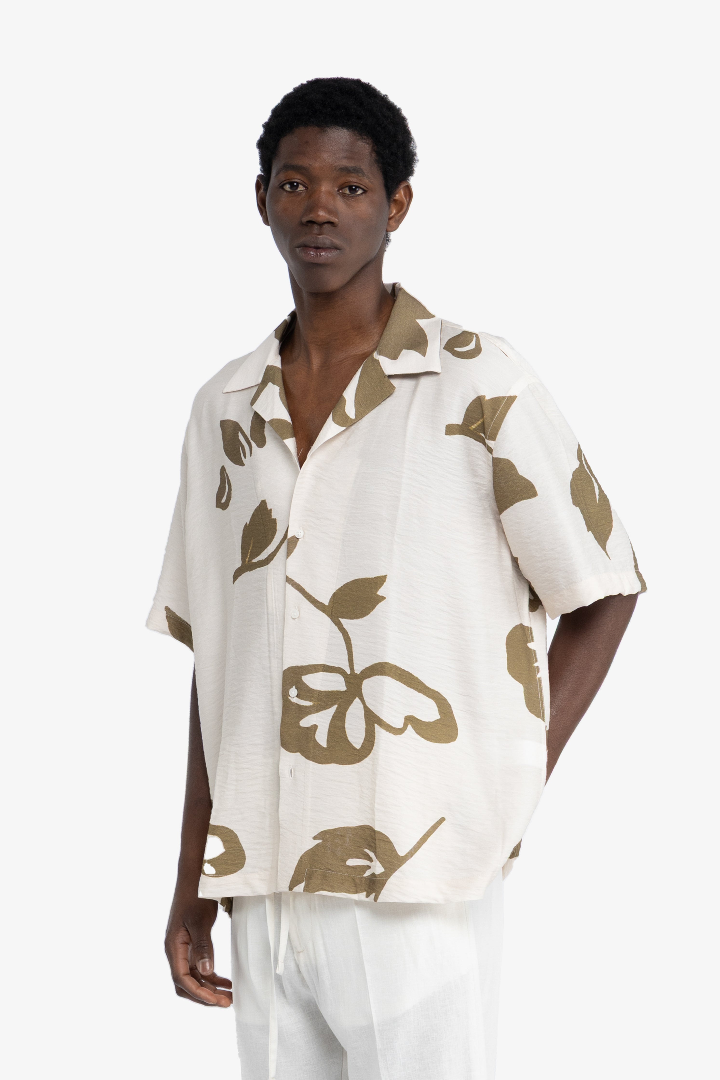 Camicia collo aperto con stampa