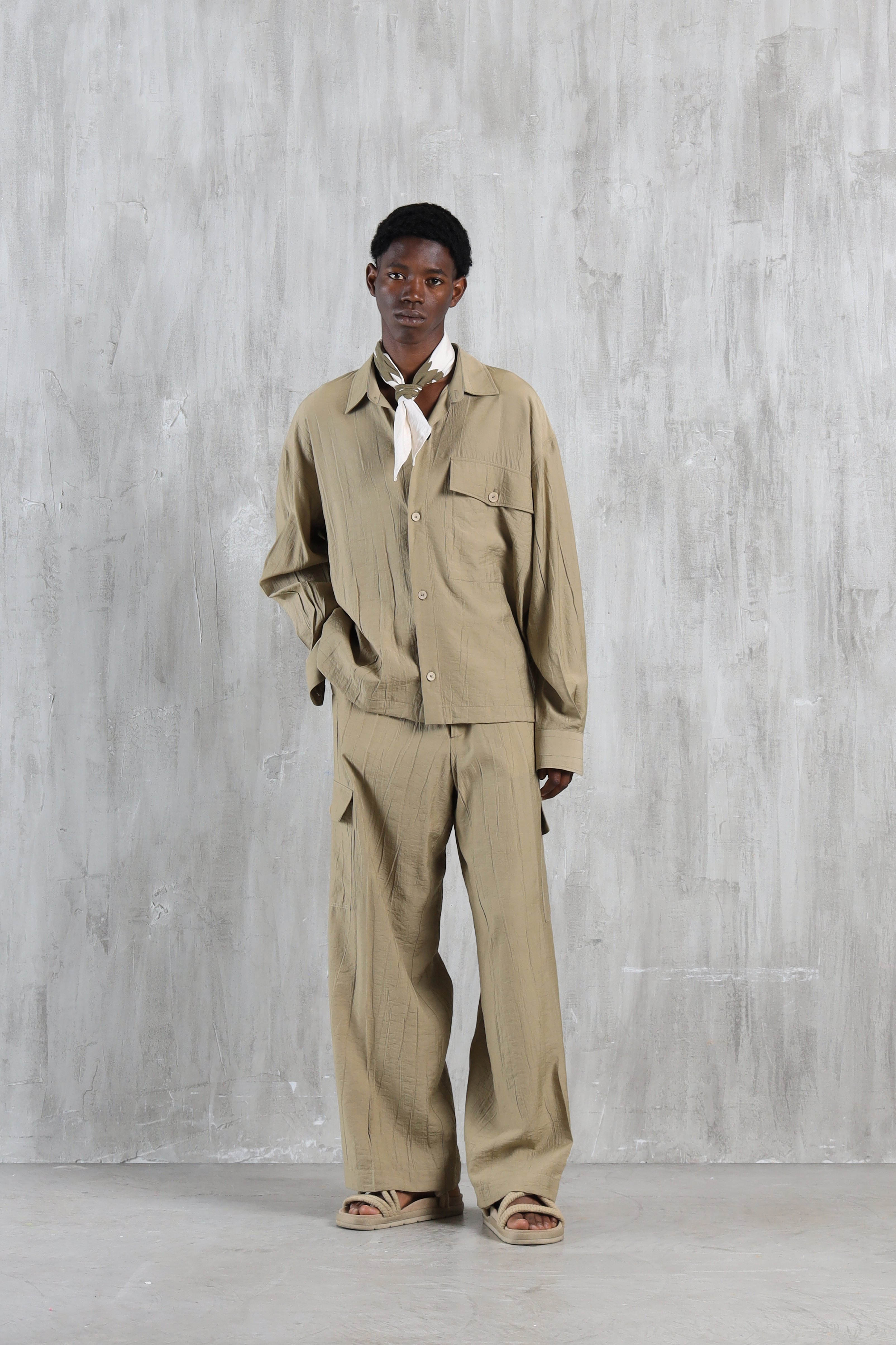 Pantalone cargo effetto stropicciato - Khaki