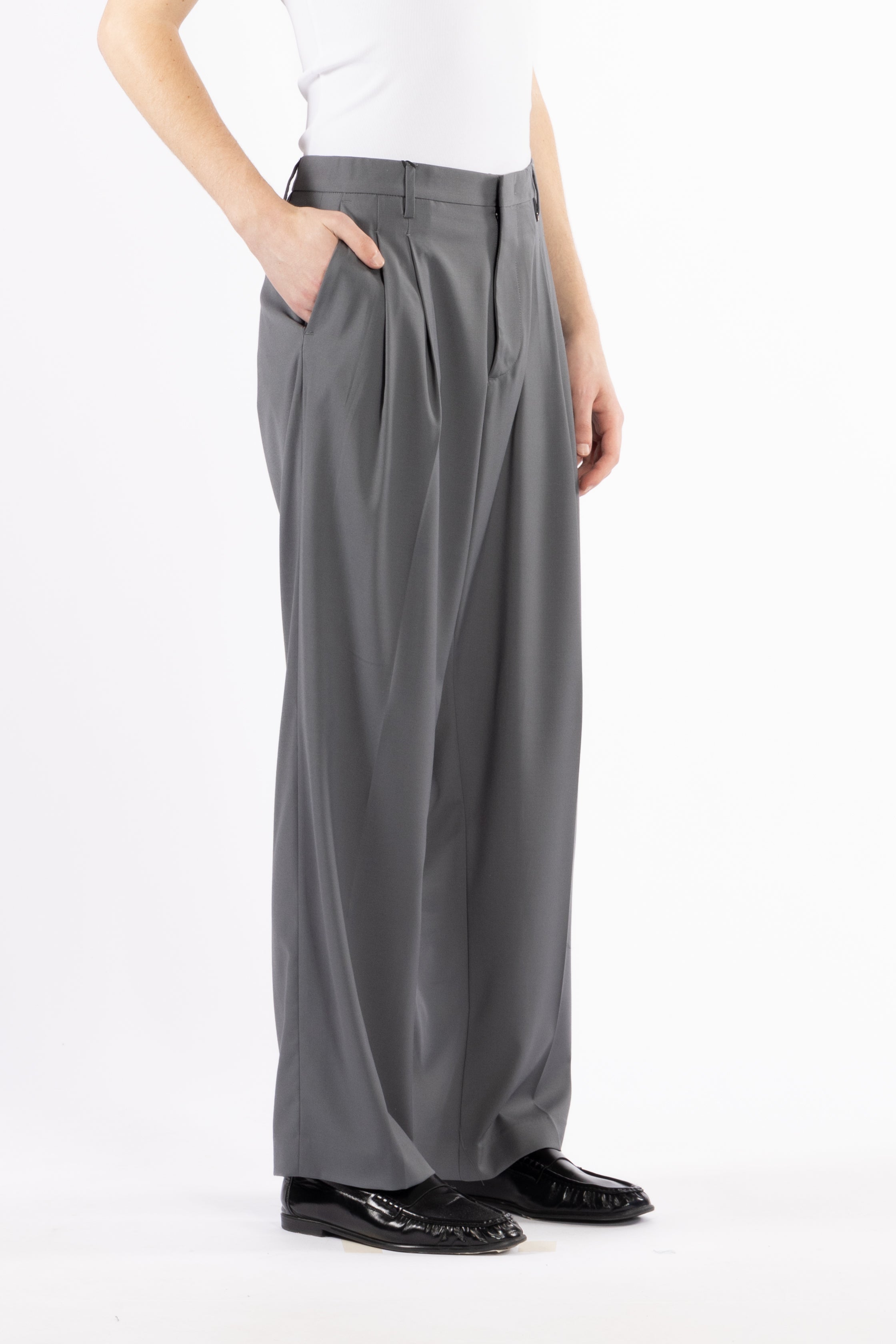 Pantalone fondo ampio con pinces - Grigio