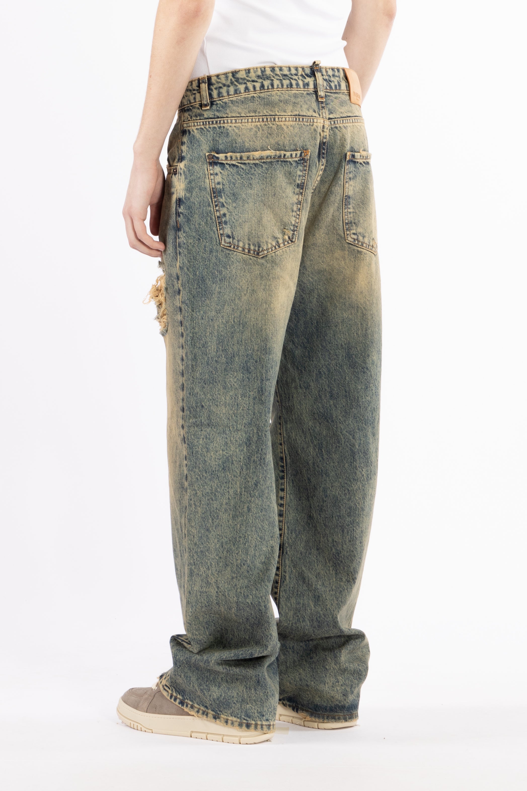 Jeans gamba ampia effetto slavato