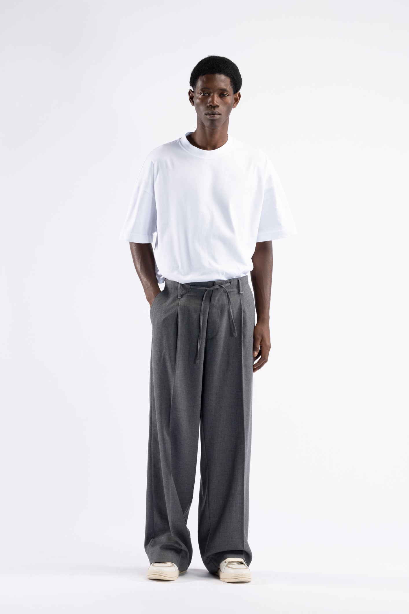 Pantalone fondo largo con coulisse in vita - Grigio