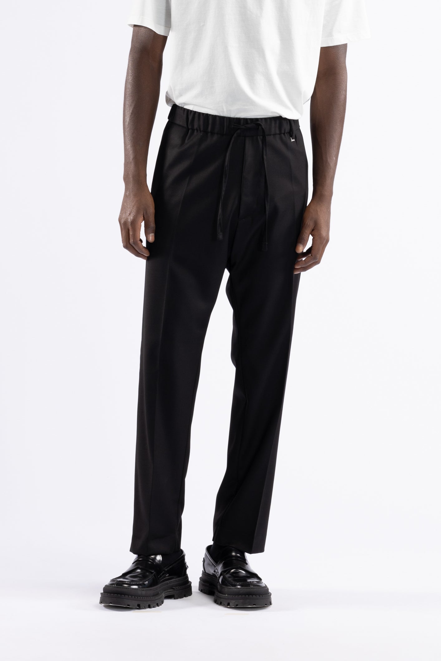 Pantalone regolare con coulisse - Nero