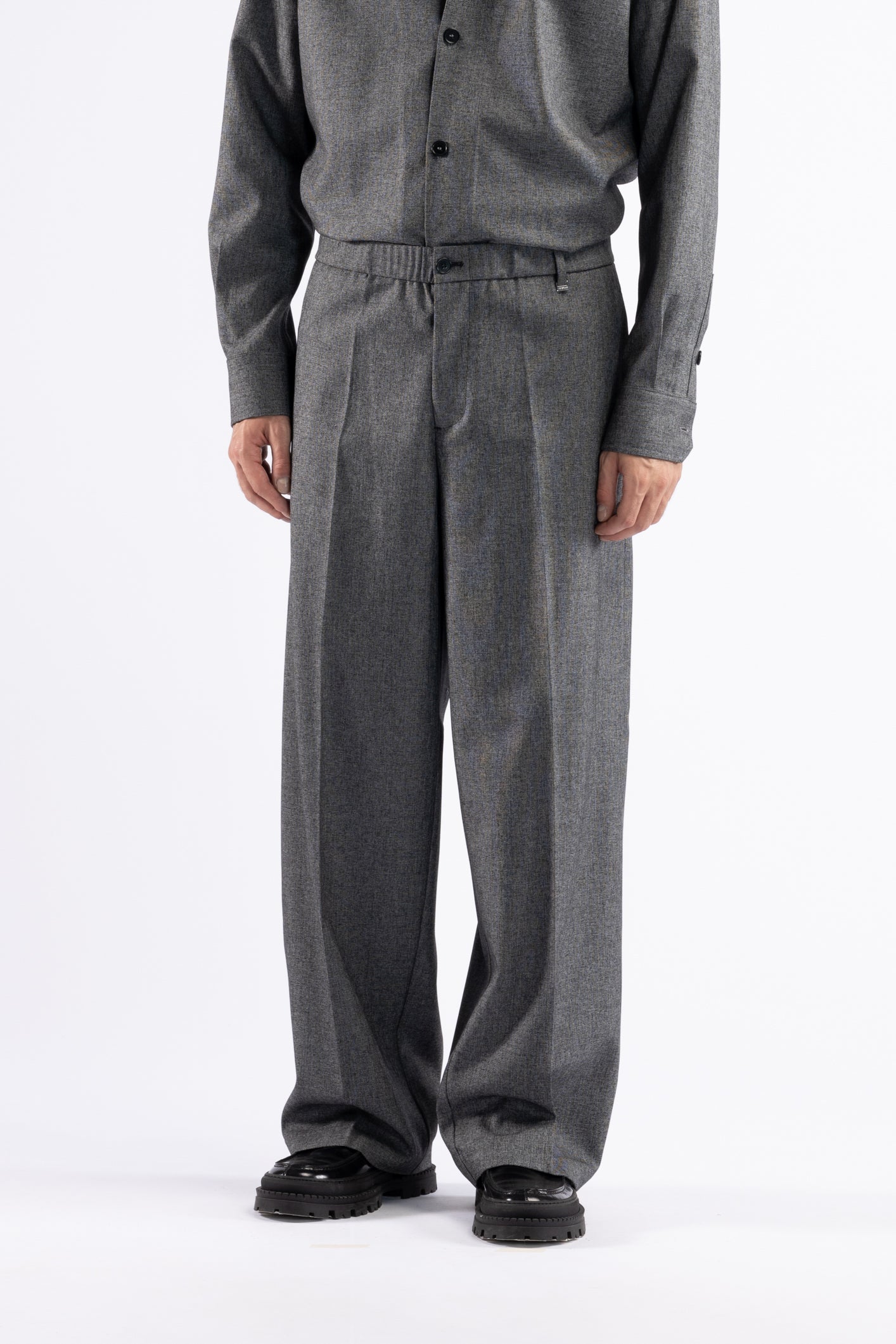 Pantalone fondo ampio microfantasia