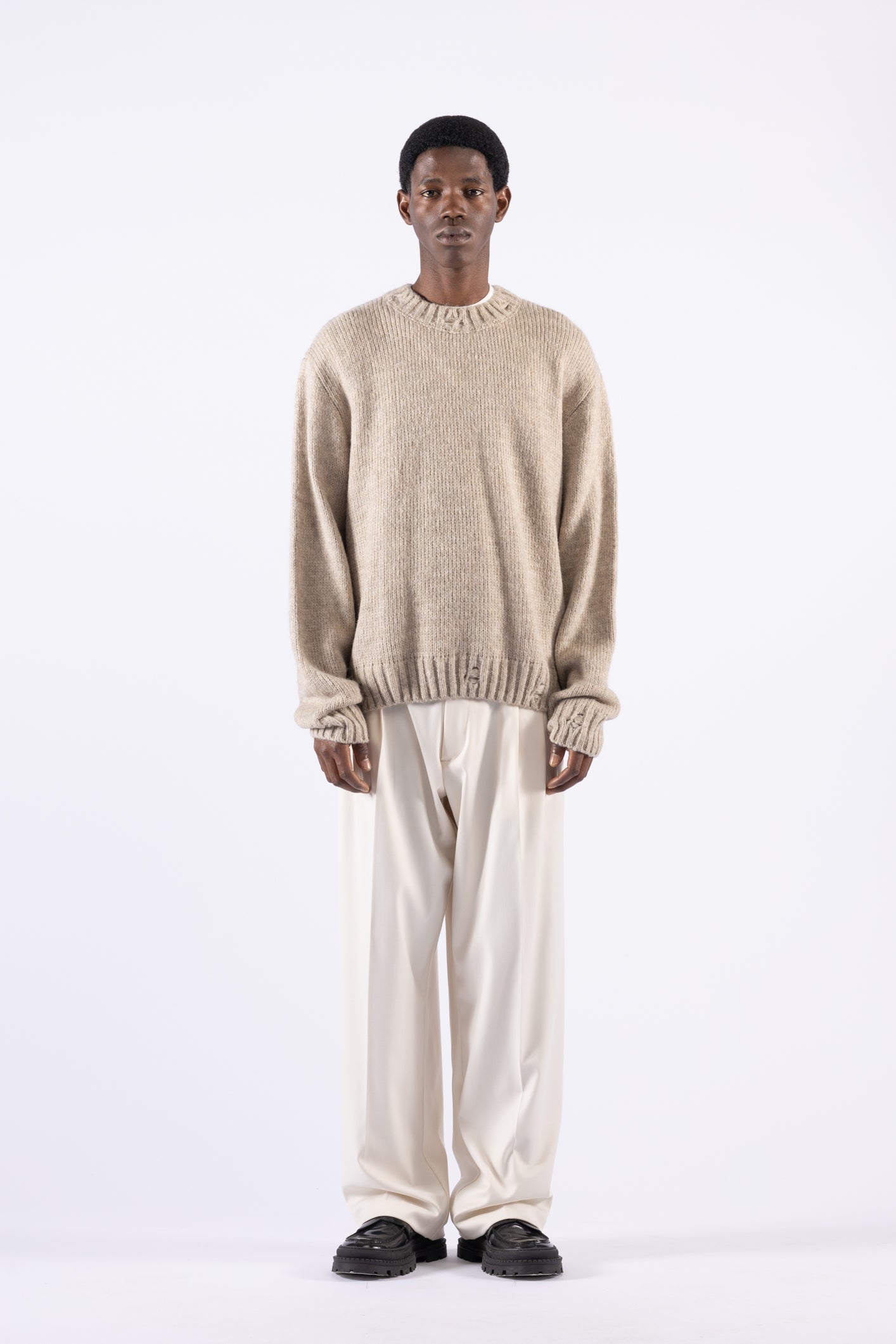 Maglia girocollo con rotture - Beige