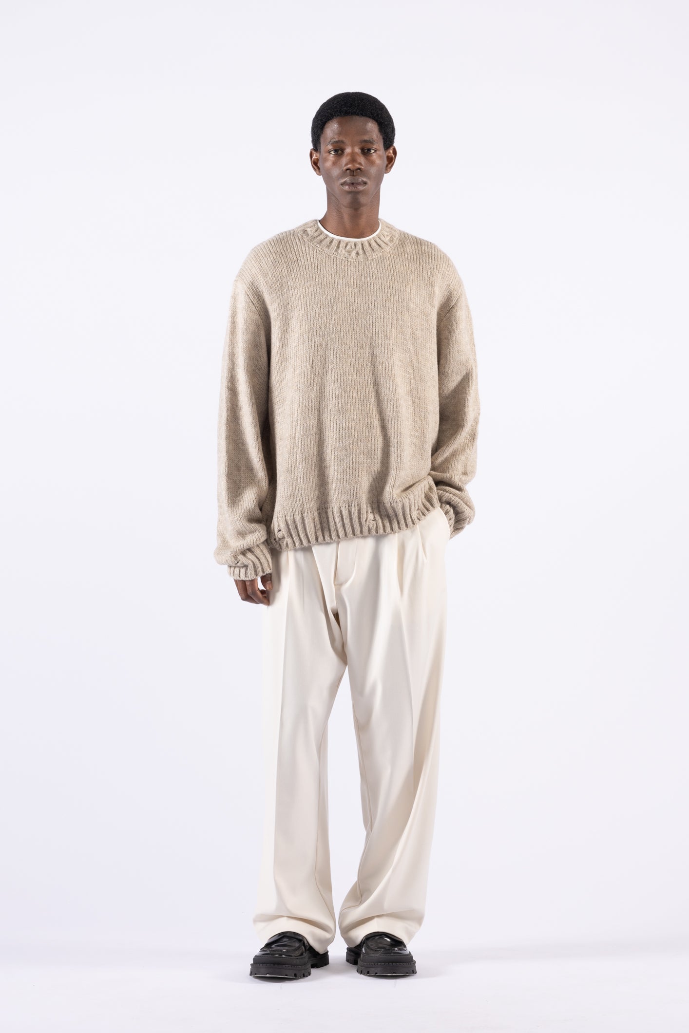 Maglia girocollo con rotture - Beige