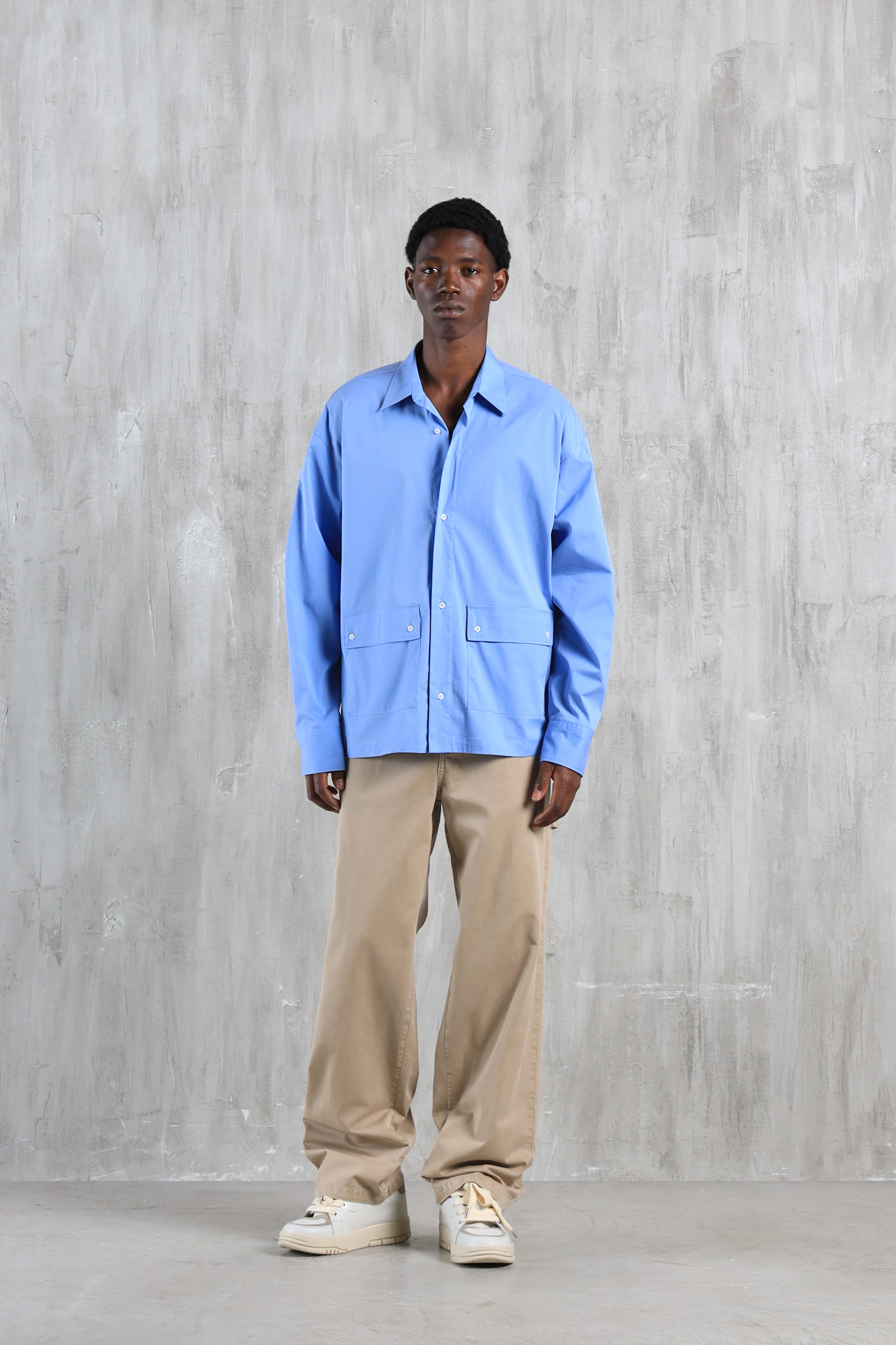 Camicia boxy in cotone con tasconi - Celeste