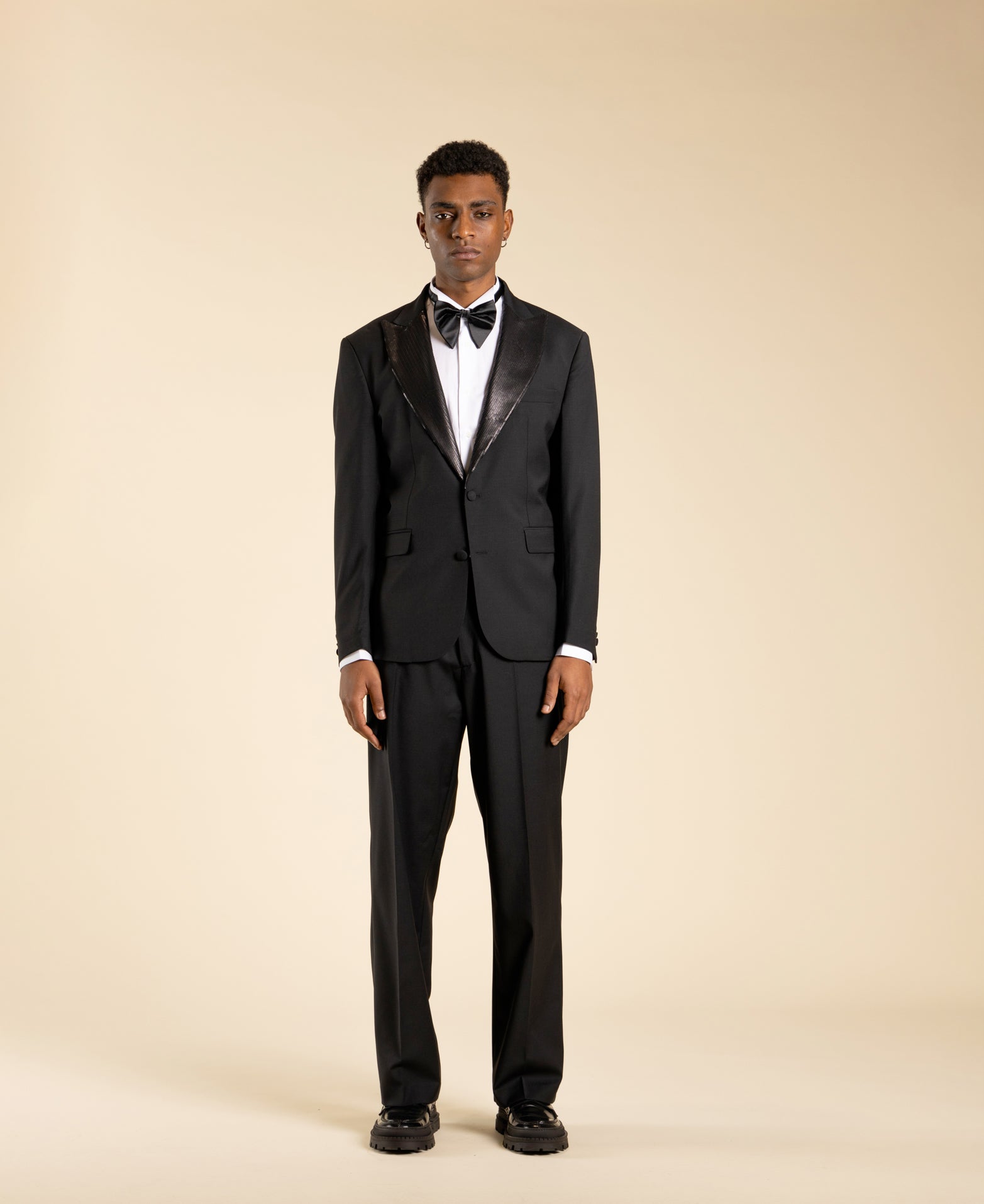 Single-breasted jacket with sequined lapels