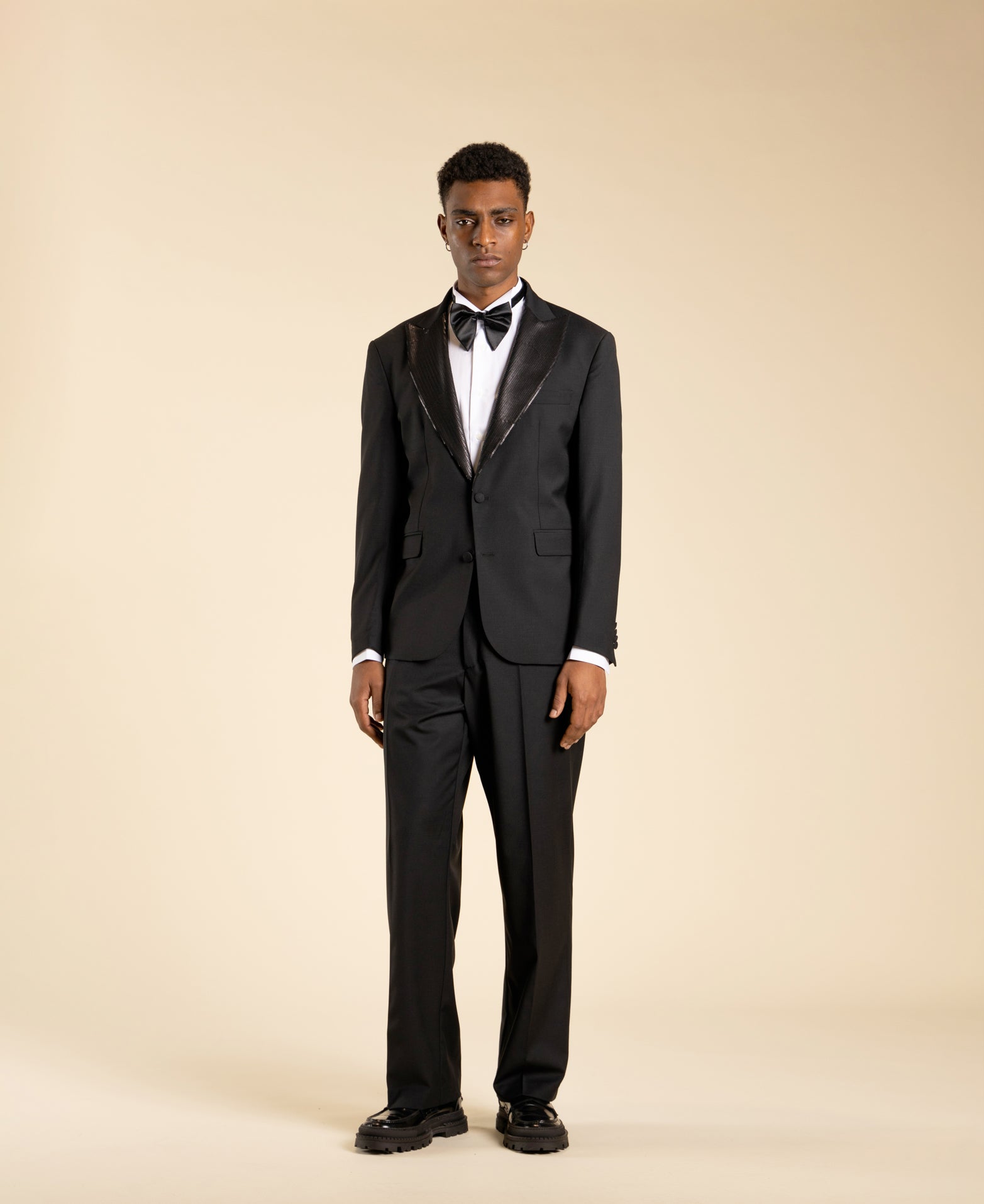 Single-breasted jacket with sequined lapels