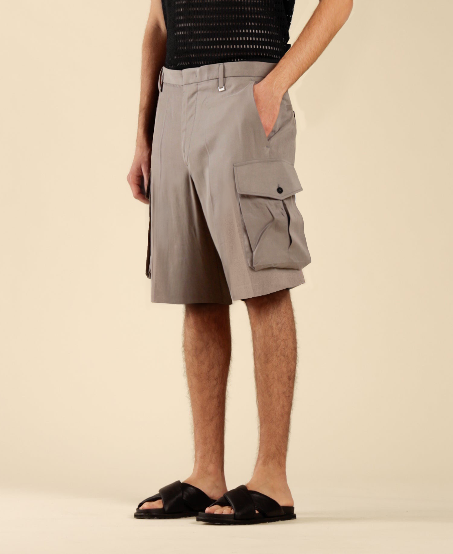 Oversized cargo Bermuda shorts