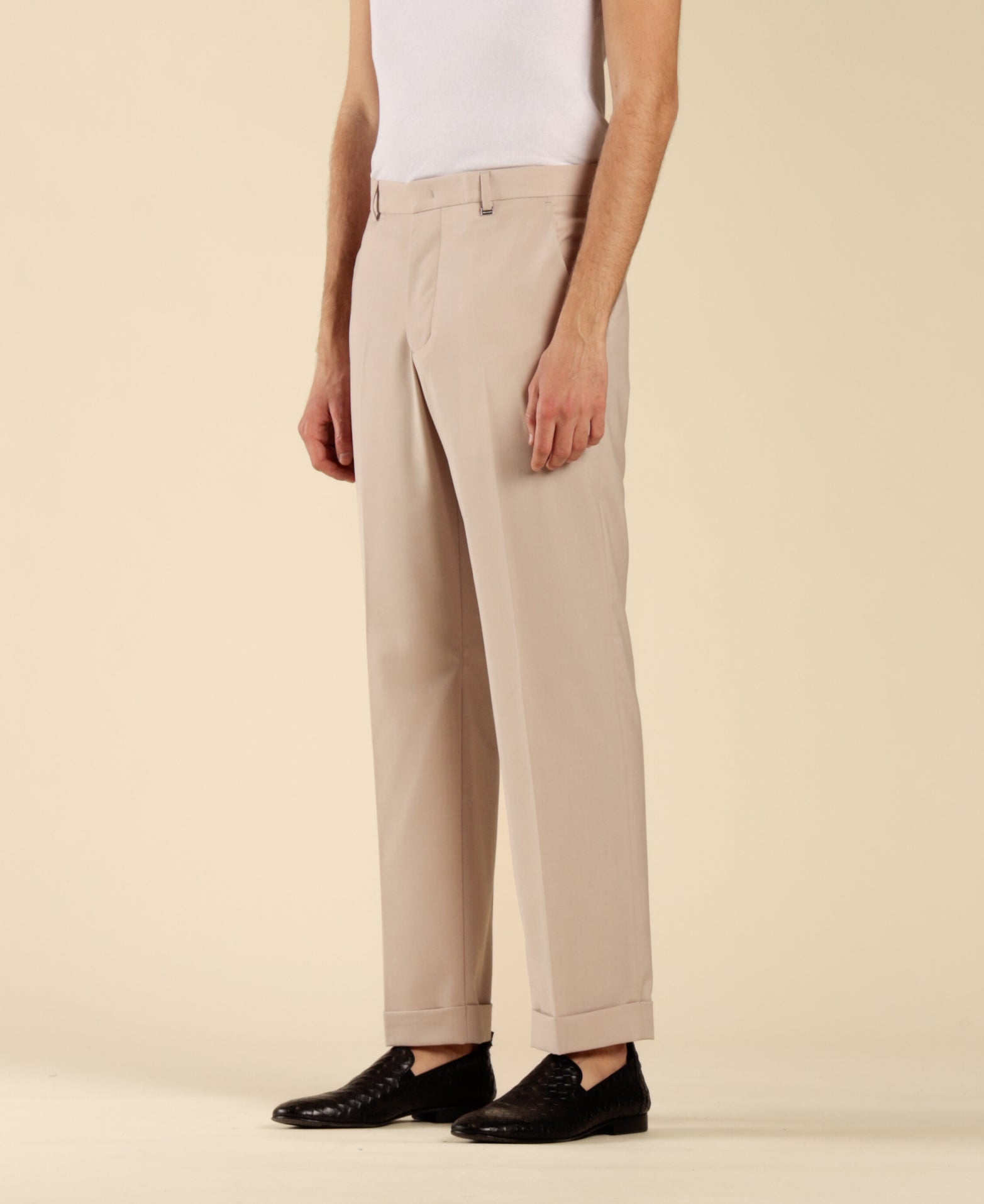 Trousers with American pockets and turn-ups at the bottom - Powder
