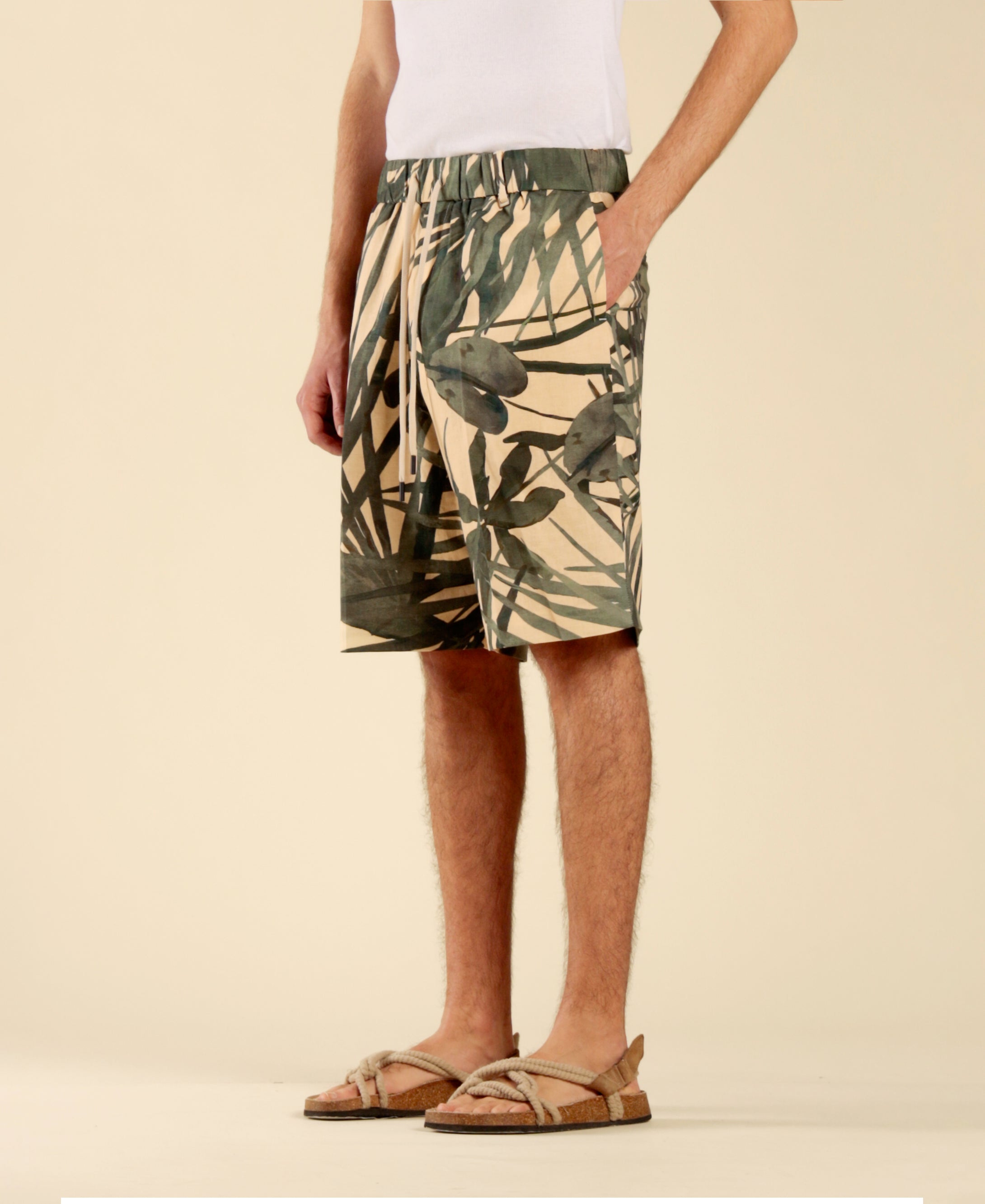 Bermuda shorts in linen and cotton blend with floral print