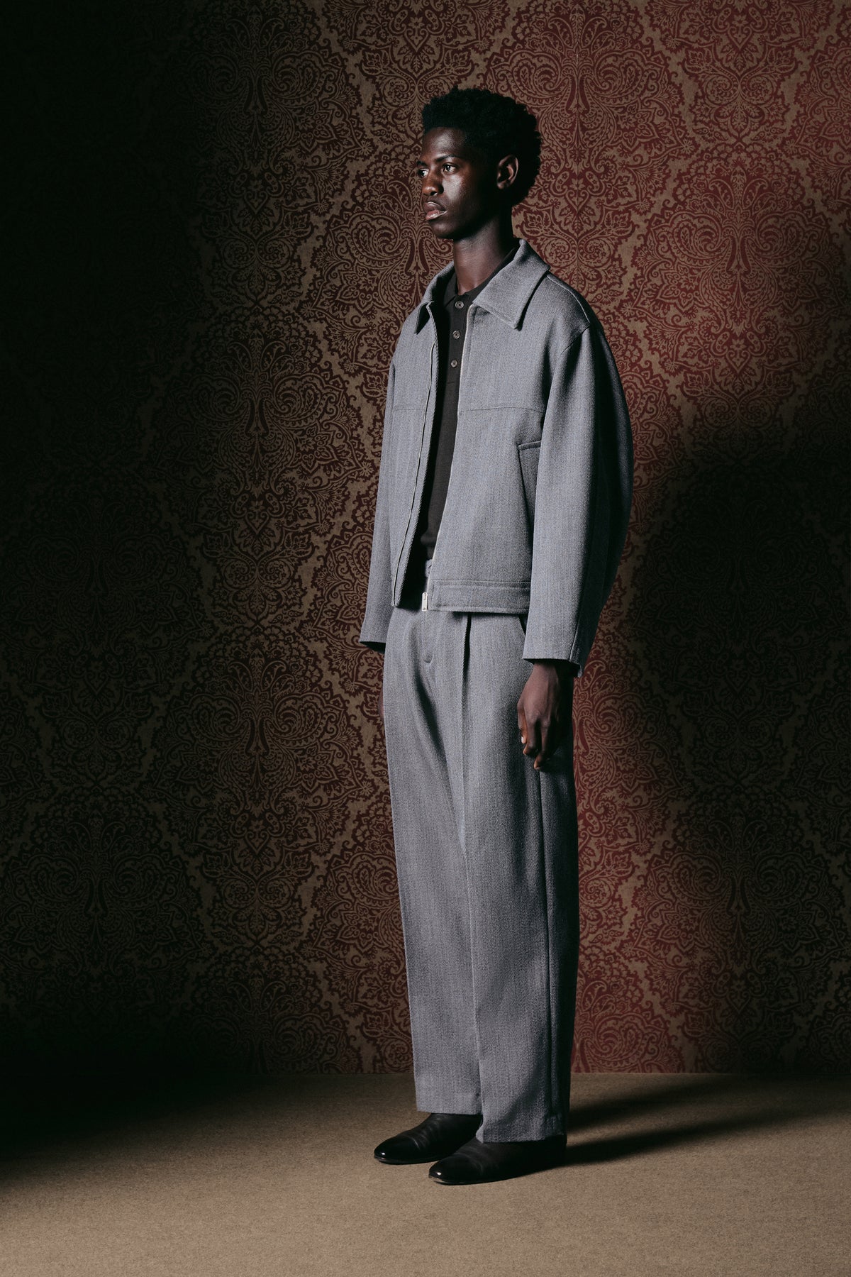 Pantaloni larghi in 100% lana vergine
