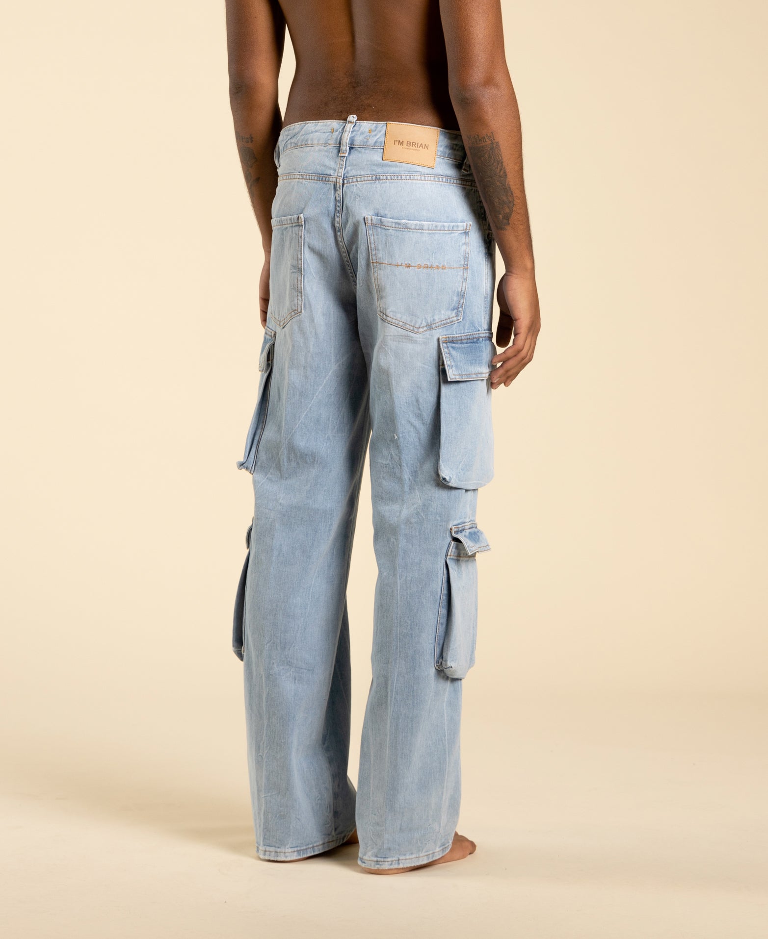 Wide-leg cargo jeans with a light faded effect