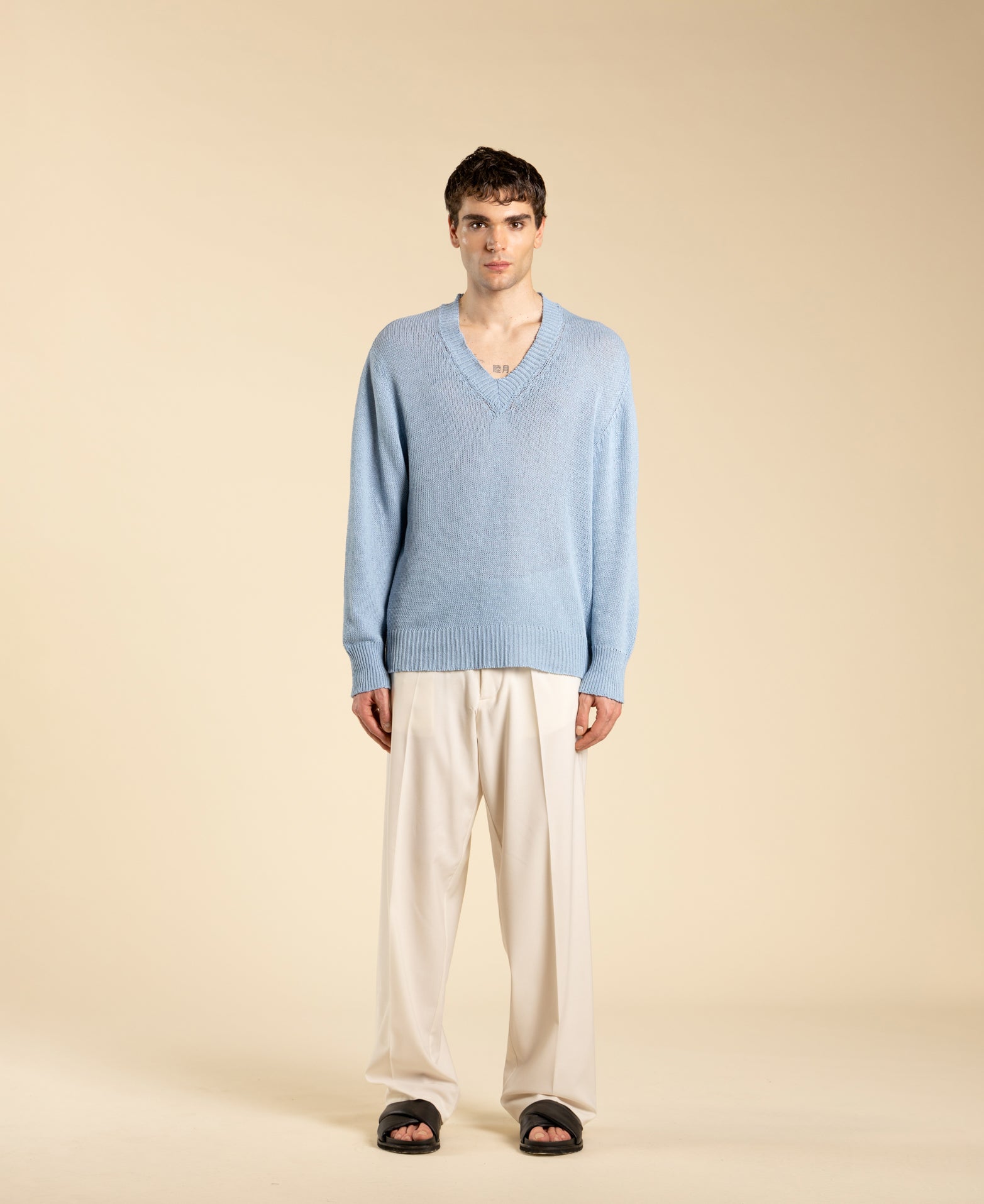 Long-sleeved V-neck sweater - Light Blue