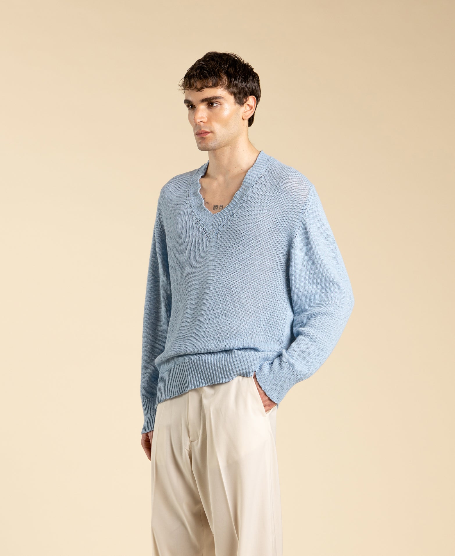 Long-sleeved V-neck sweater - Light Blue