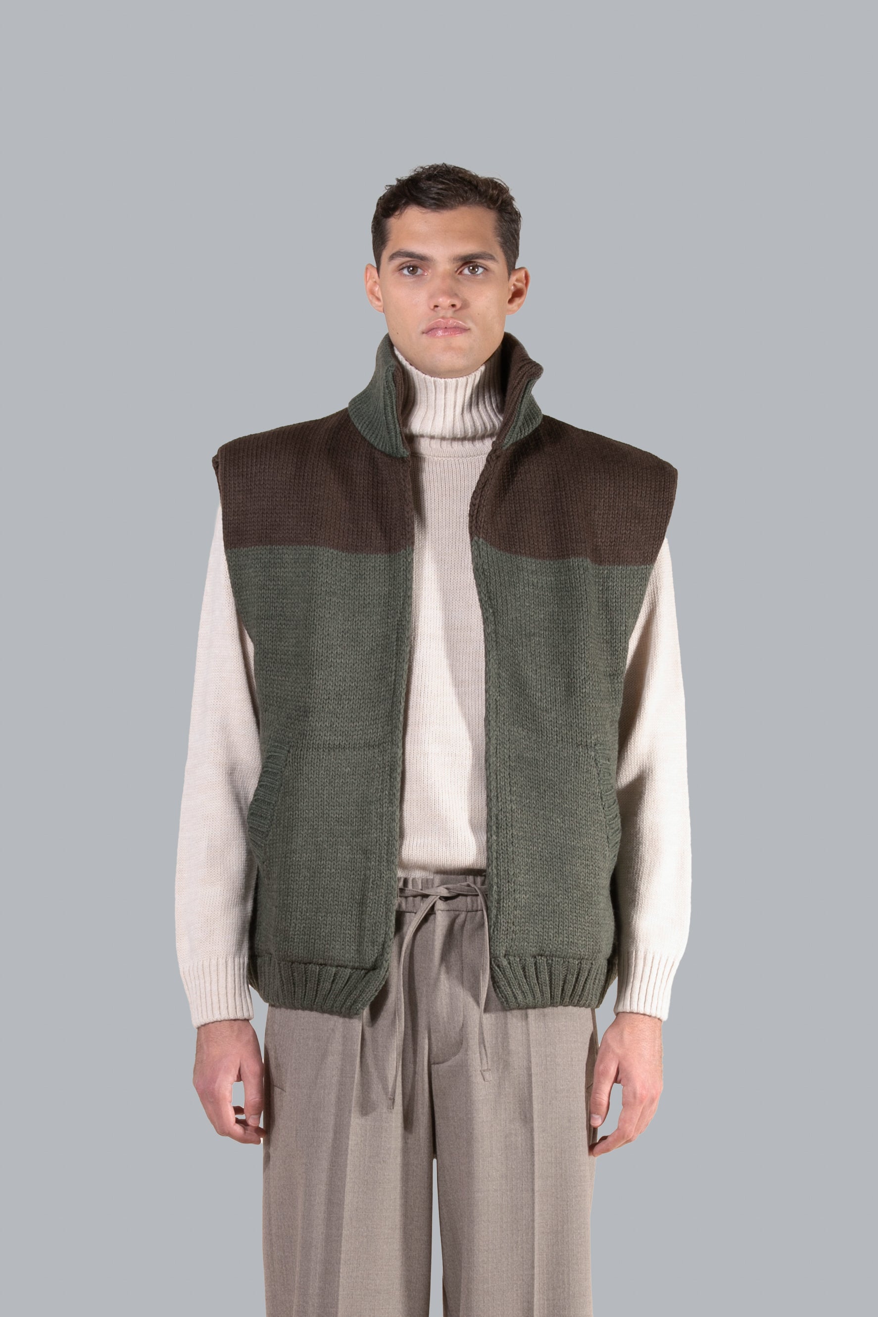 Sleeveless boxy fit knit cardigan