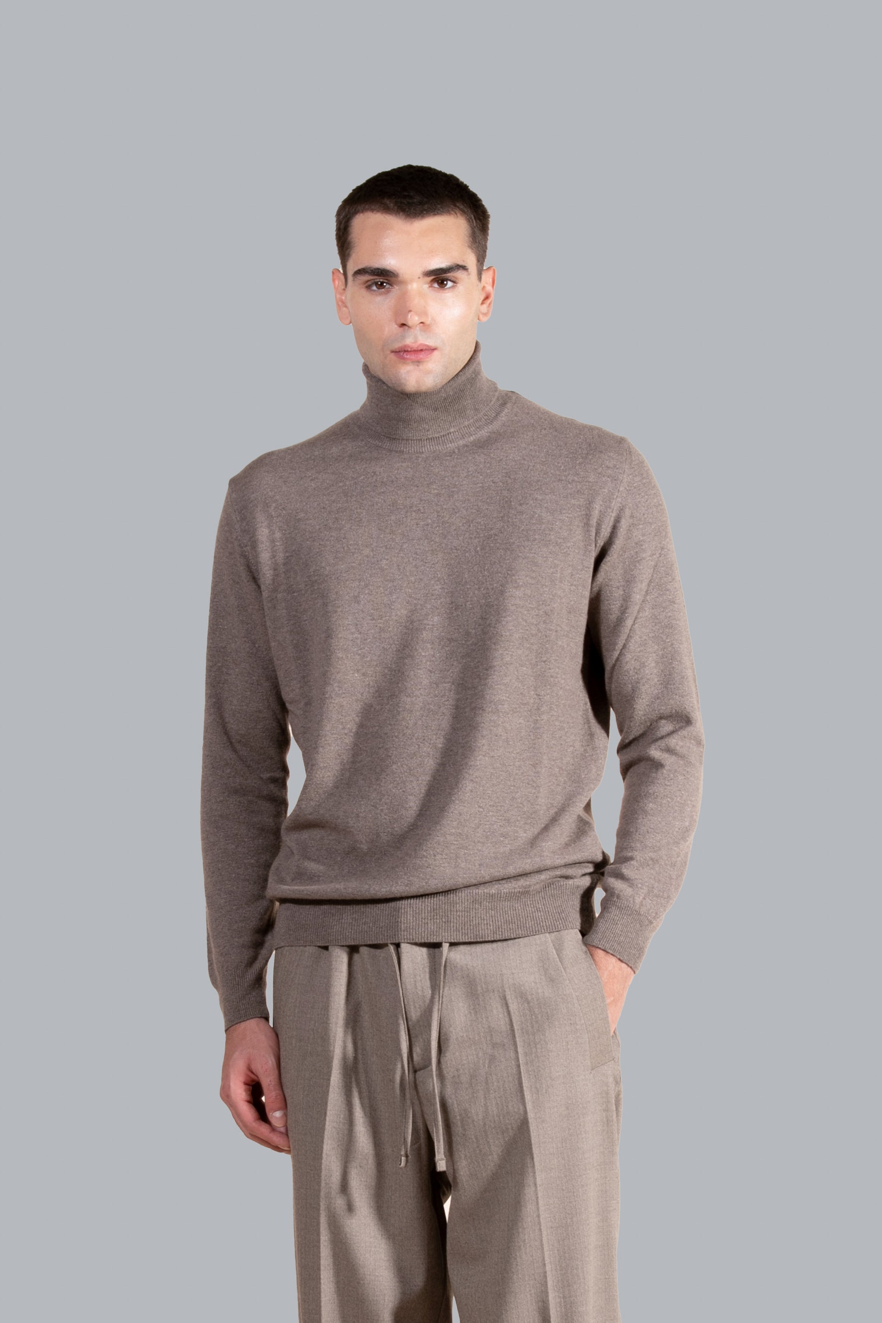 Maglia dolcevita in misto cachemire - Moro