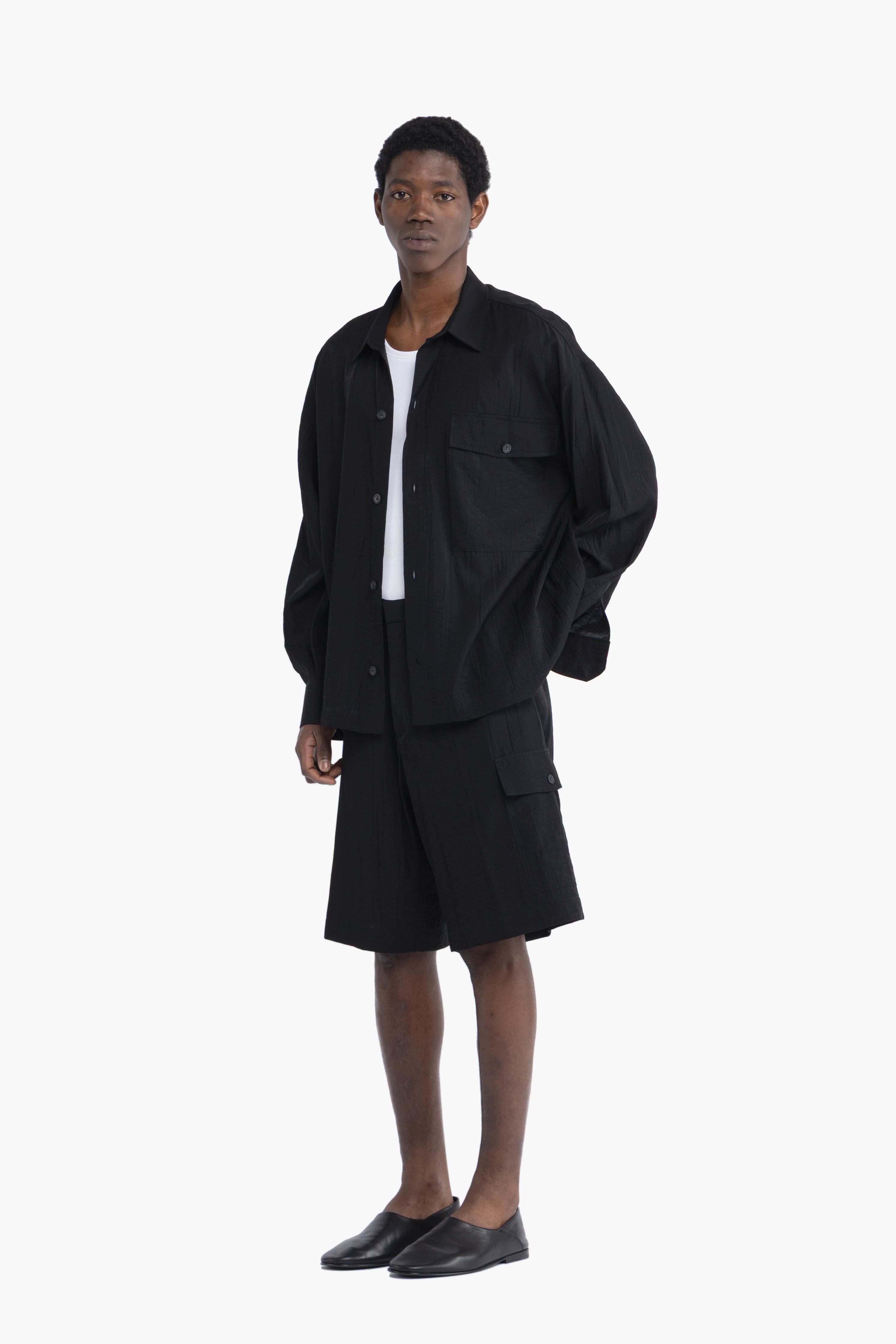 Bermuda con tasconi effetto stropicciato - Nero