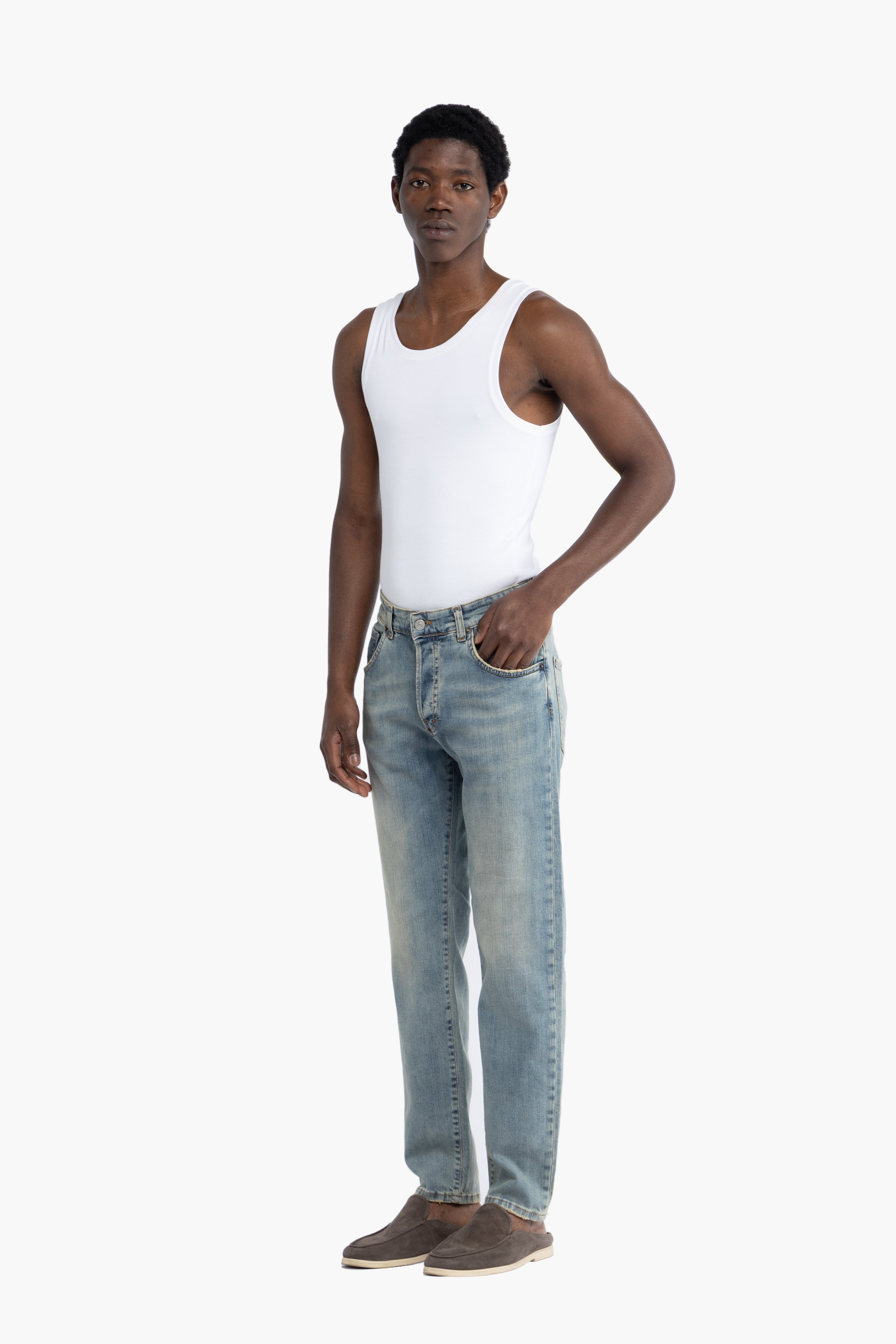 Jeans slim fit effetto slavato