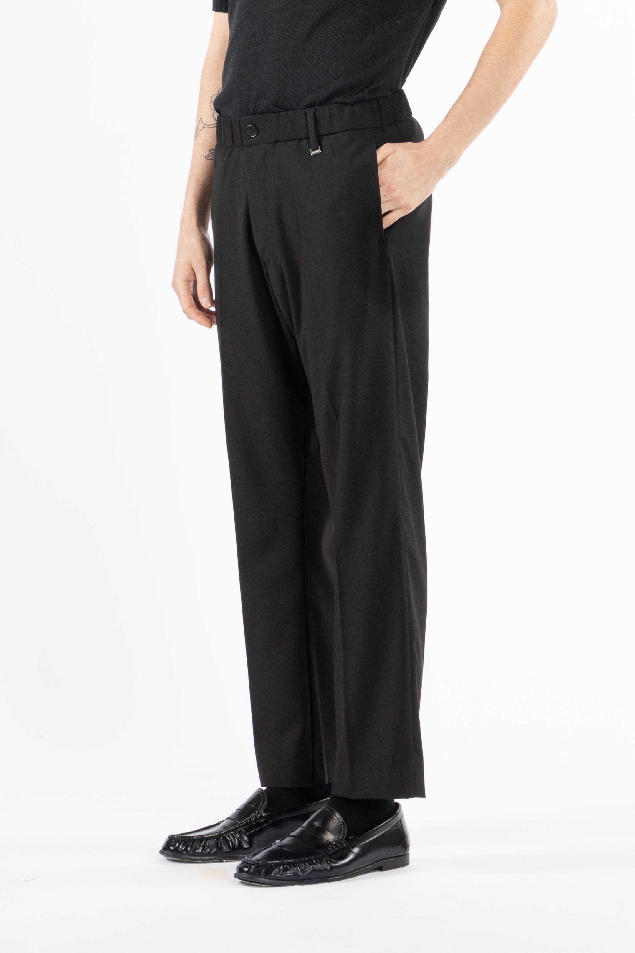 Pantalone gamba dritta con elastico - Nero
