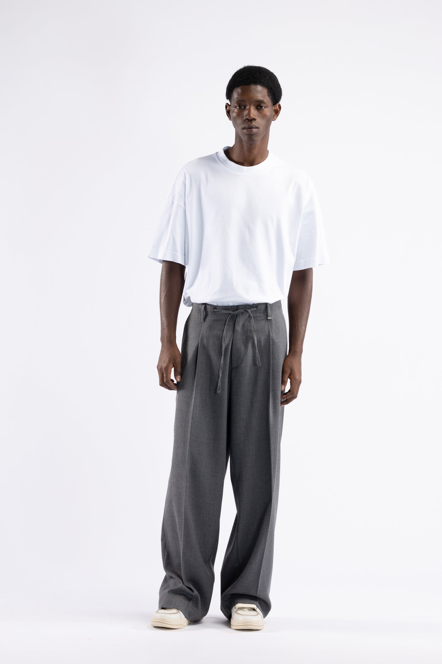 Pantalone fondo largo con coulisse in vita - Grigio