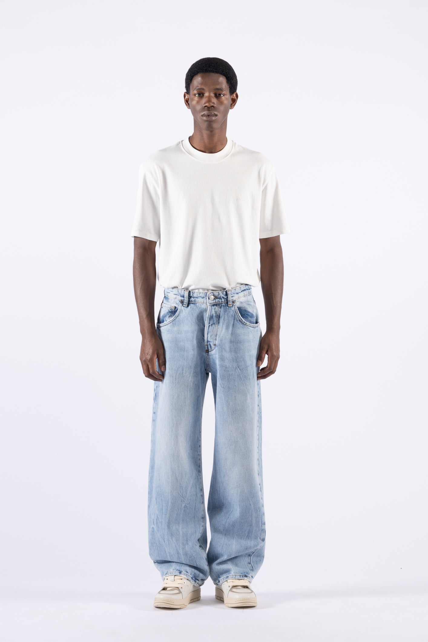 Jeans gamba larga in denim chiaro