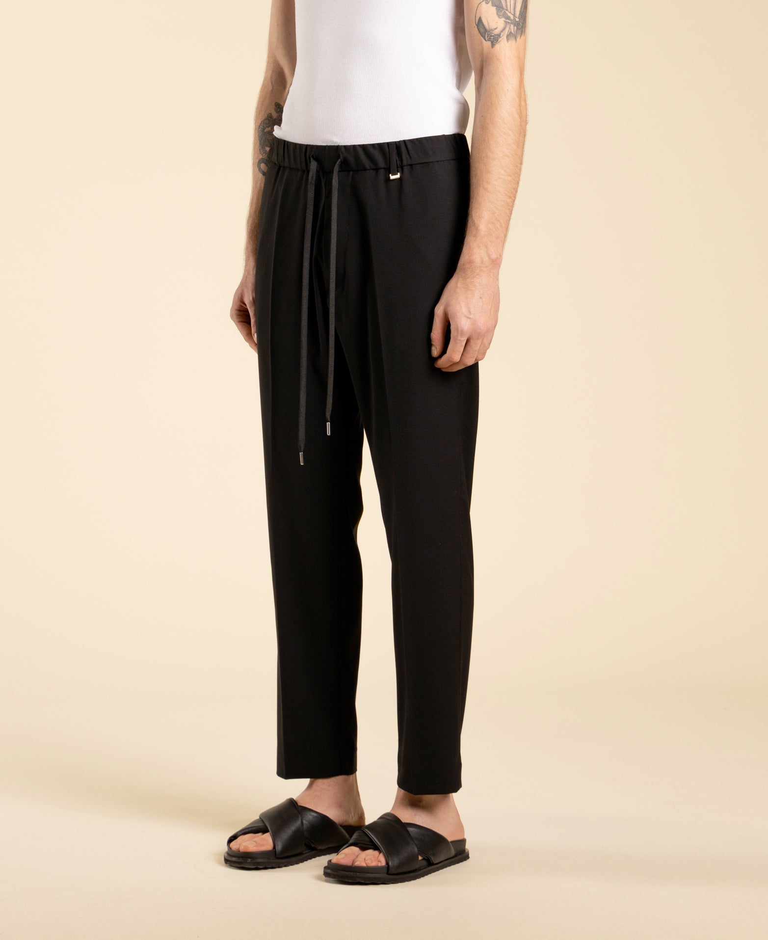 Regular-fit trousers with drawstring - Black