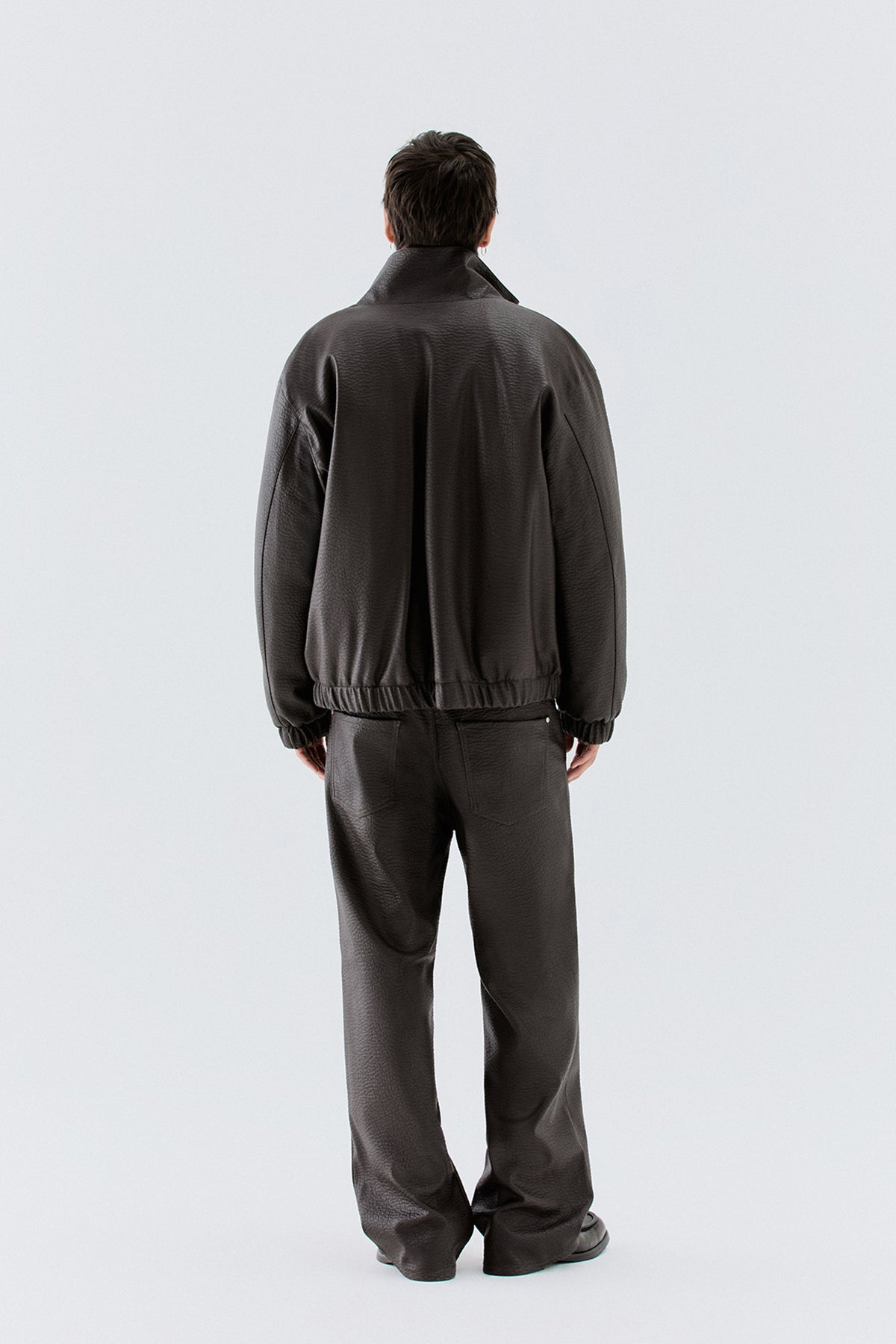Pantaloni ampi effetto pelle