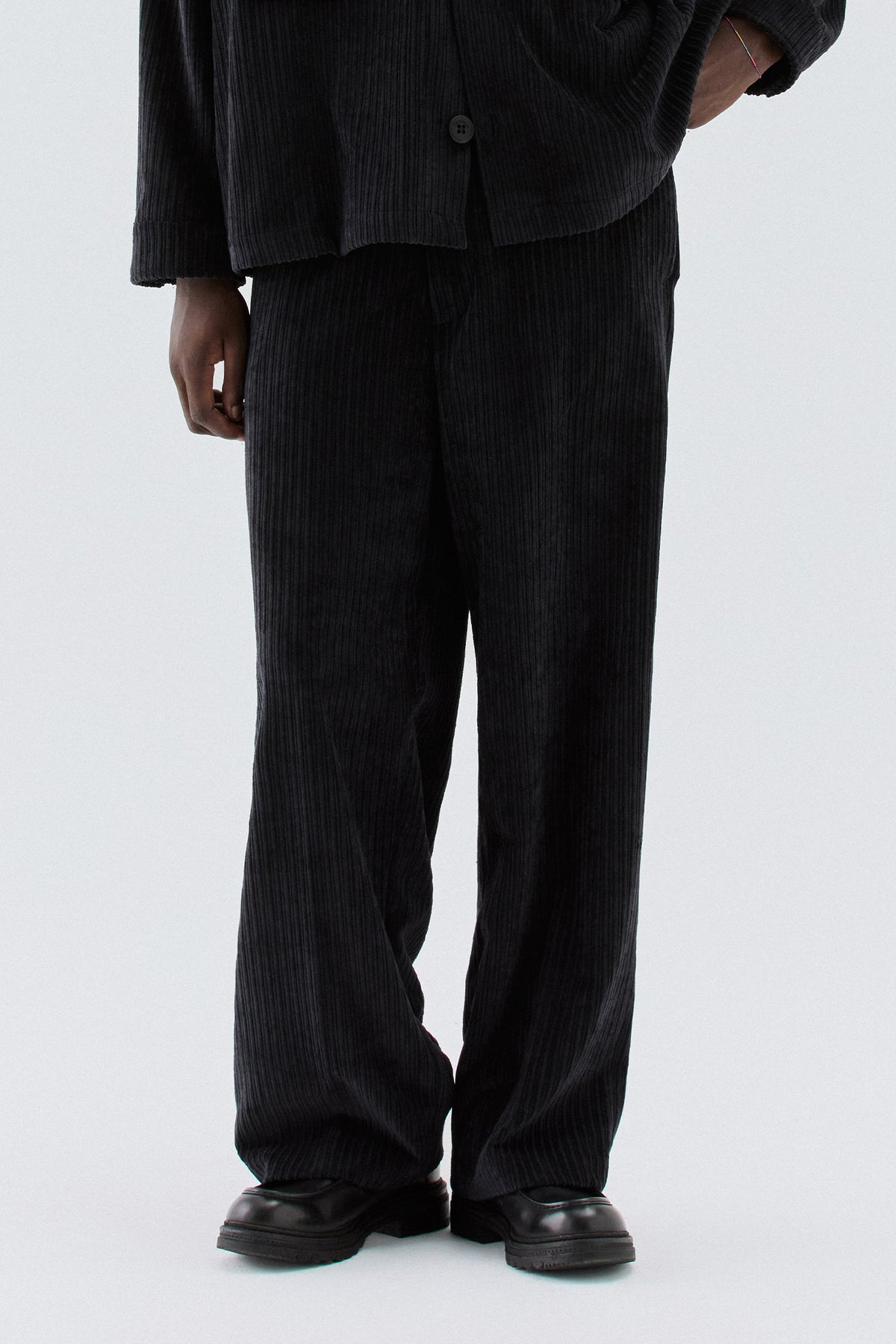 Pantaloni effetto velluto a coste - Nero