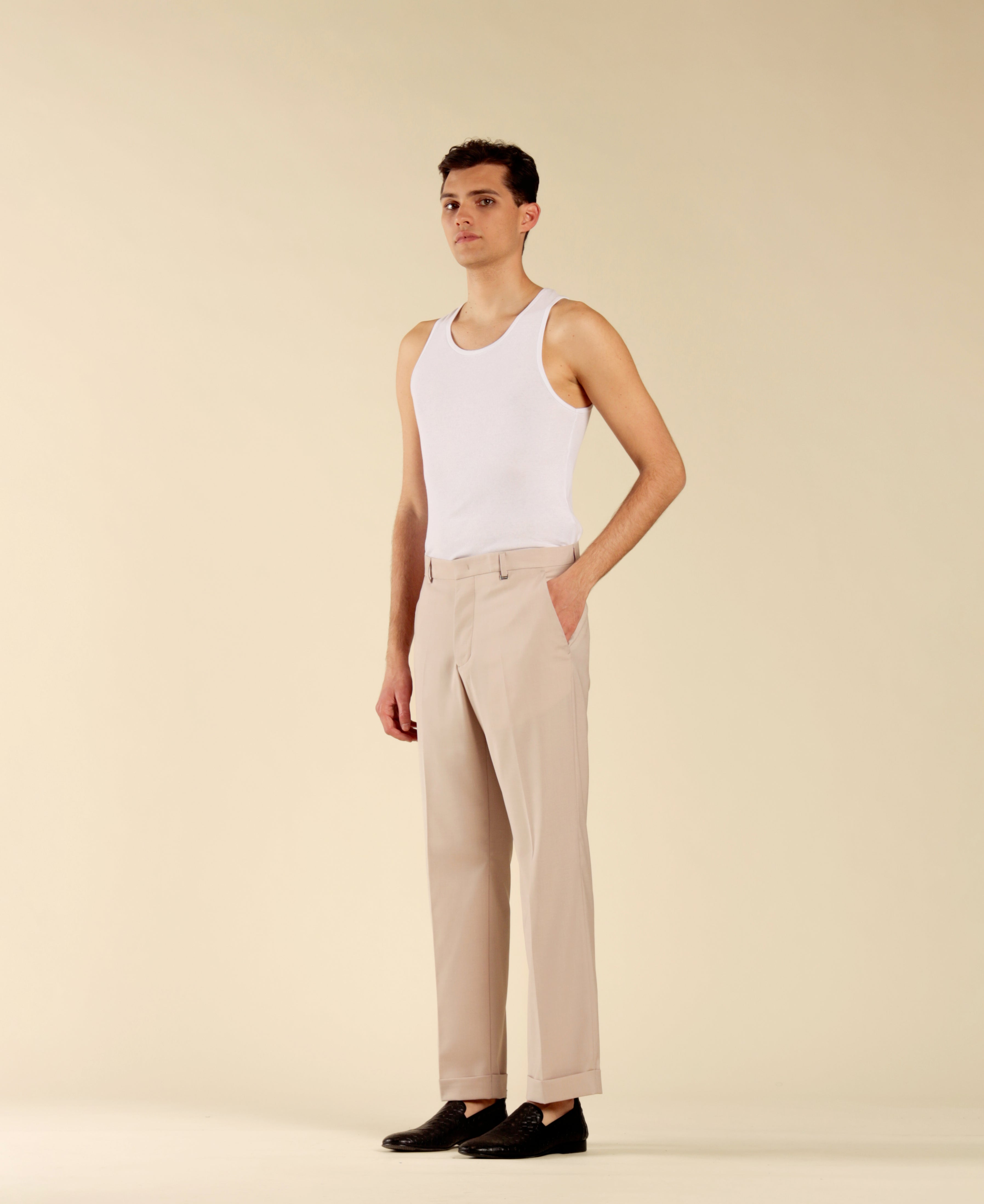 Trousers with American pockets and turn-ups at the bottom - Powder