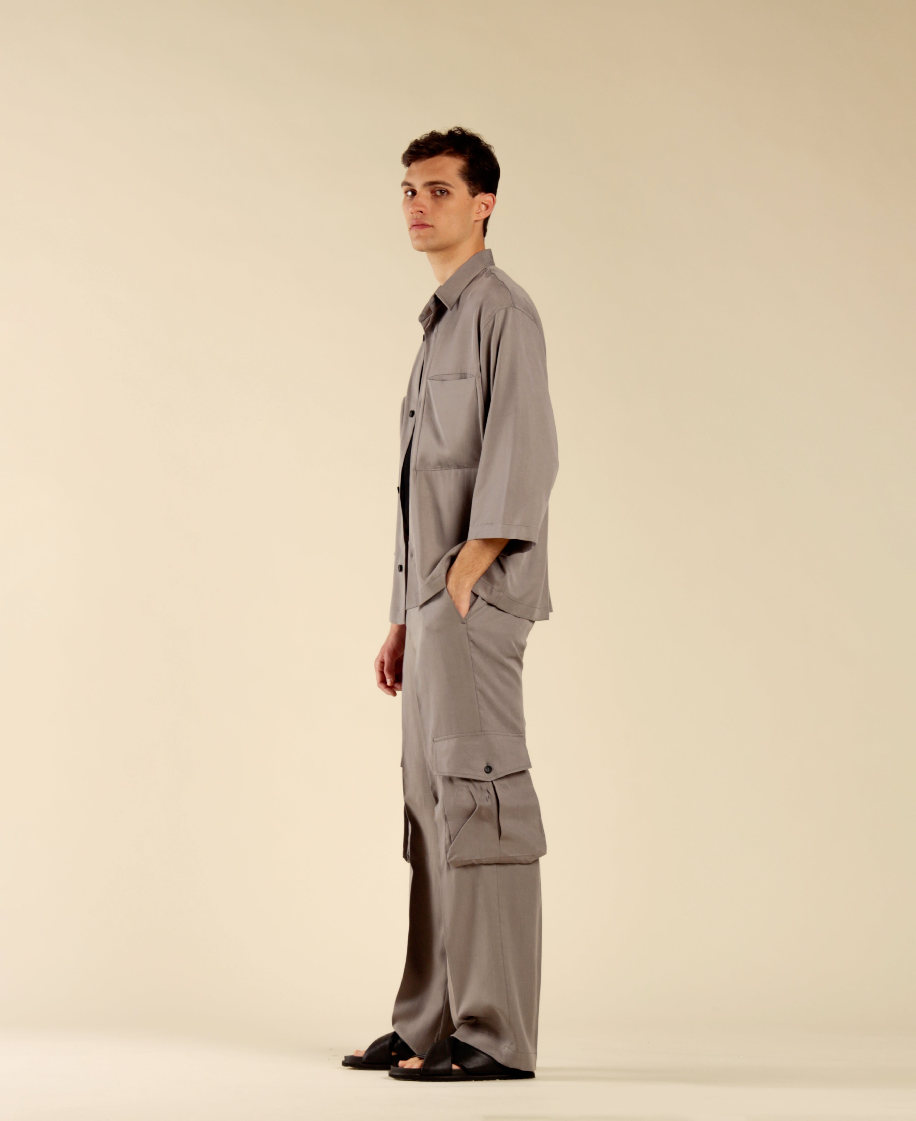Wide-leg cargo trousers