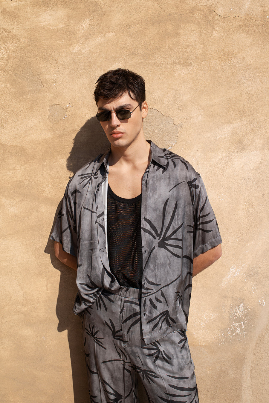 Camicia in viscosa con stampa palme