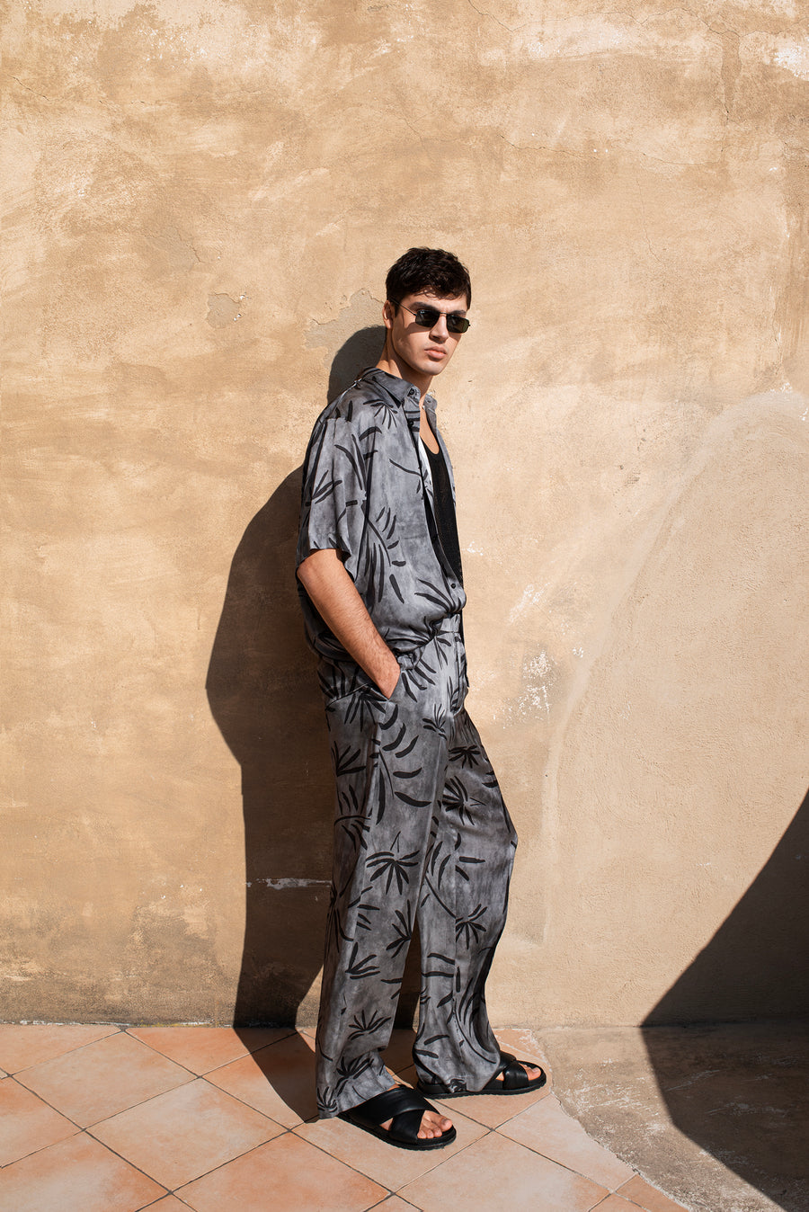 Pantalone con elastico in vita stampa palme