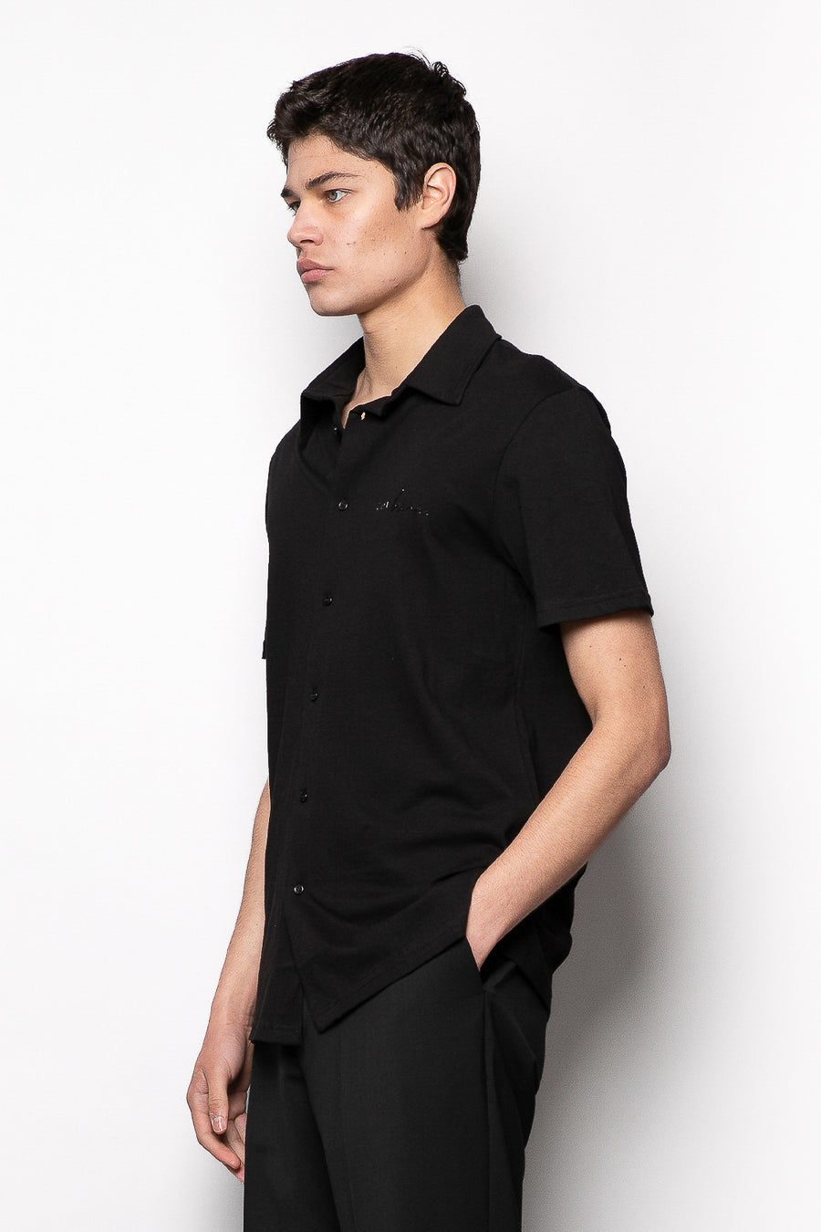 T-shirt camicia in tessuto cotone con logo termoadesivo a contrasto - Nero