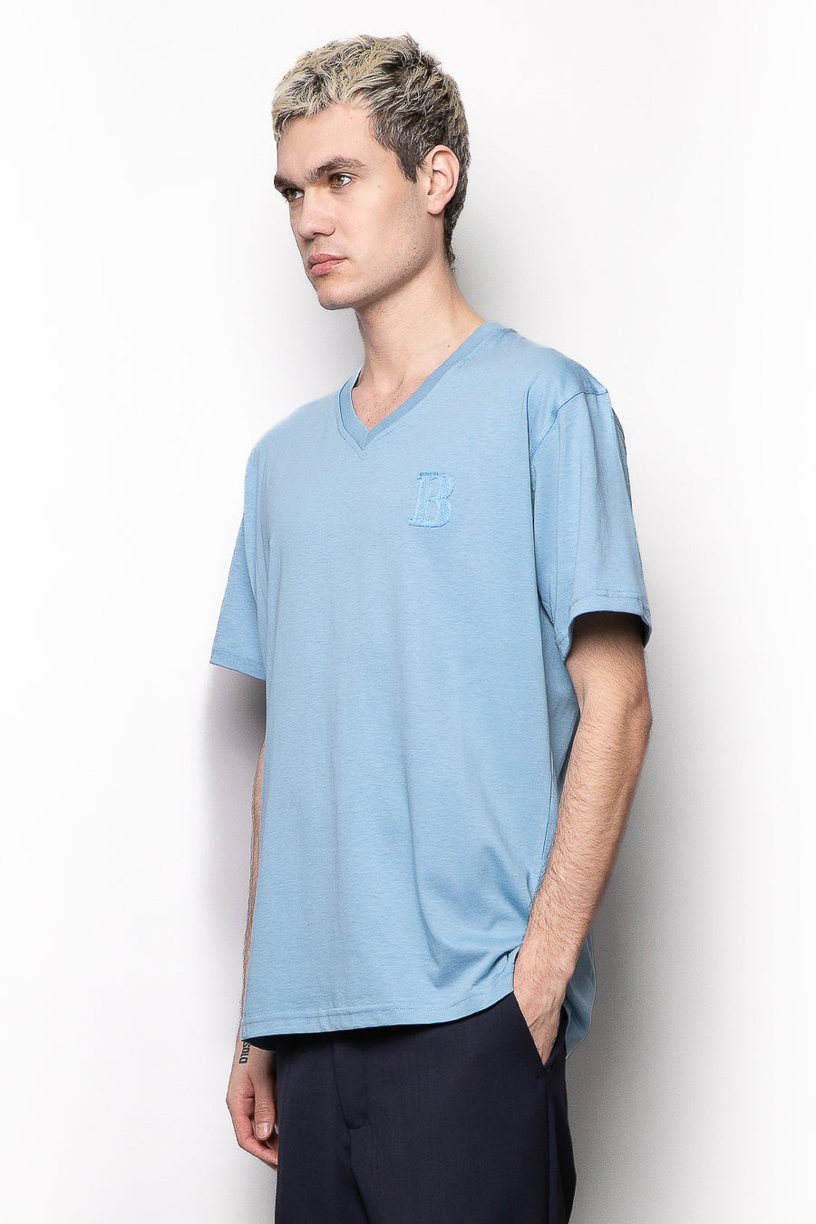 T-shirt in tessuto cotone scollo a punta con ricamo - Celeste
